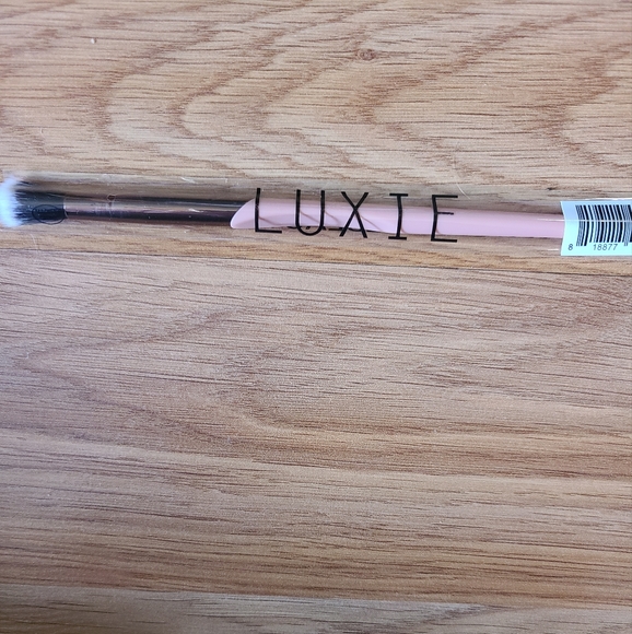 🦩3/$30 Lipgloss, lip remedy, blush, mascara, and brush with Ipsy bag - Picture 7 of 9